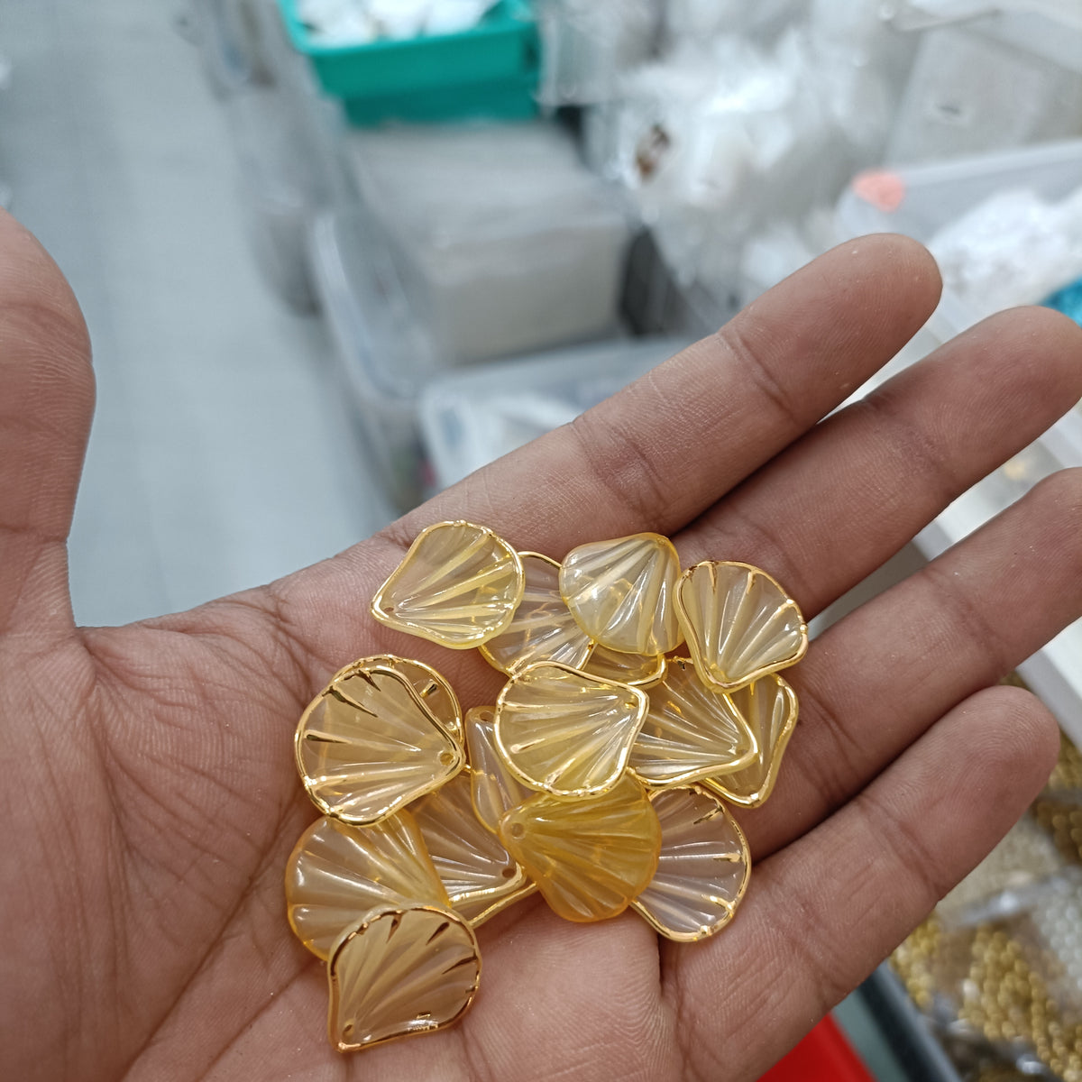 Acrylic petal beads pack of 50
