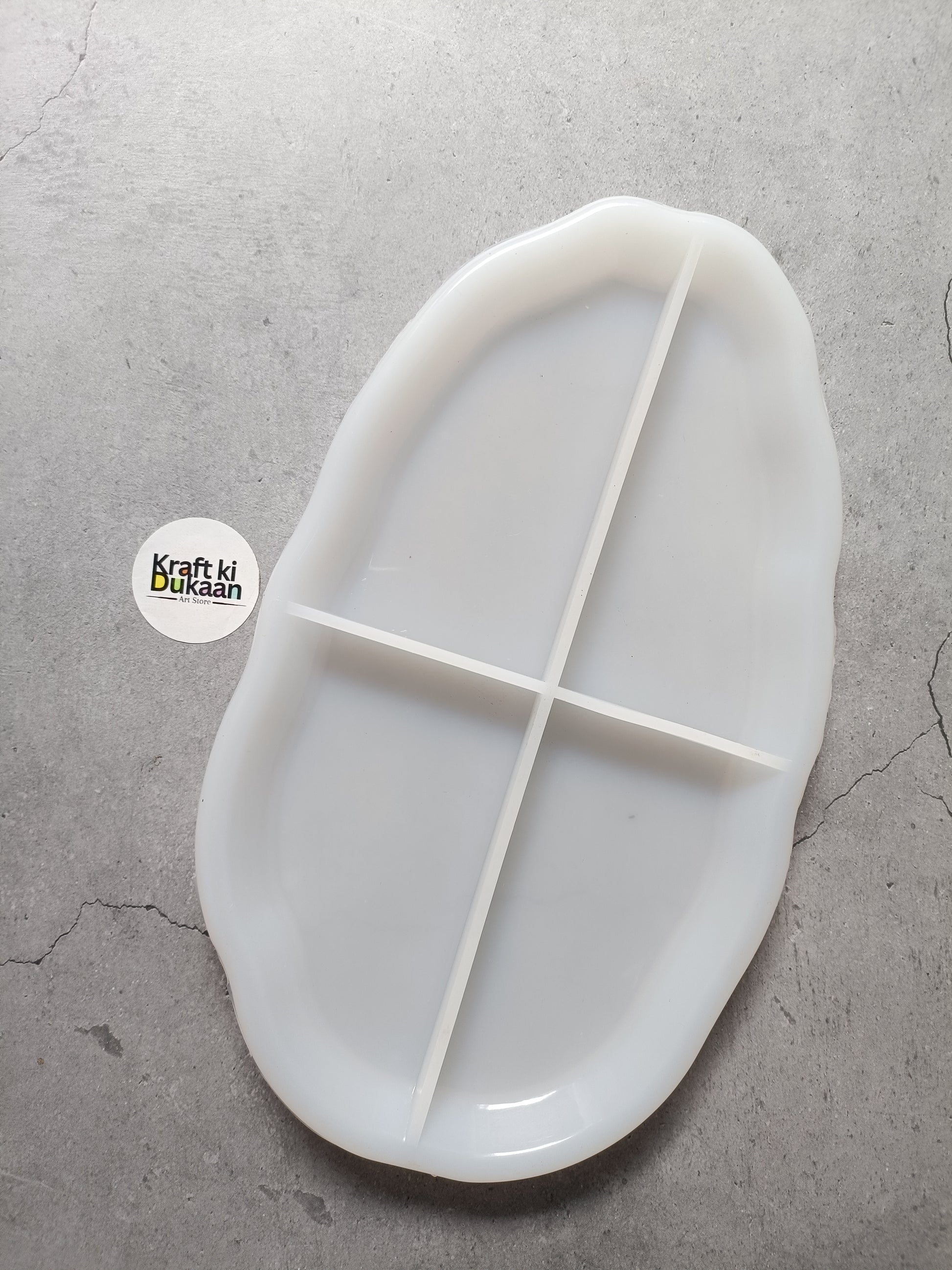 Oval tray mould 28.5x16cm, white interior with cross divider grid