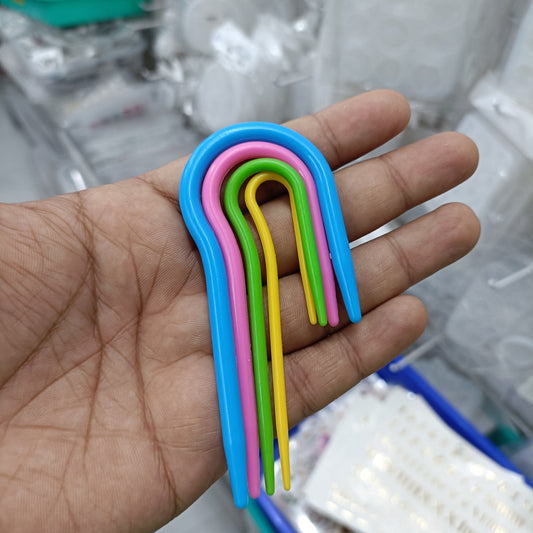 Plastic U-shaped needles, multicolor pink green yellow and blue, four-piece pack