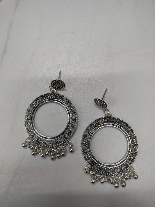 silver-jhumka-earrings-ornate-design-with-beads