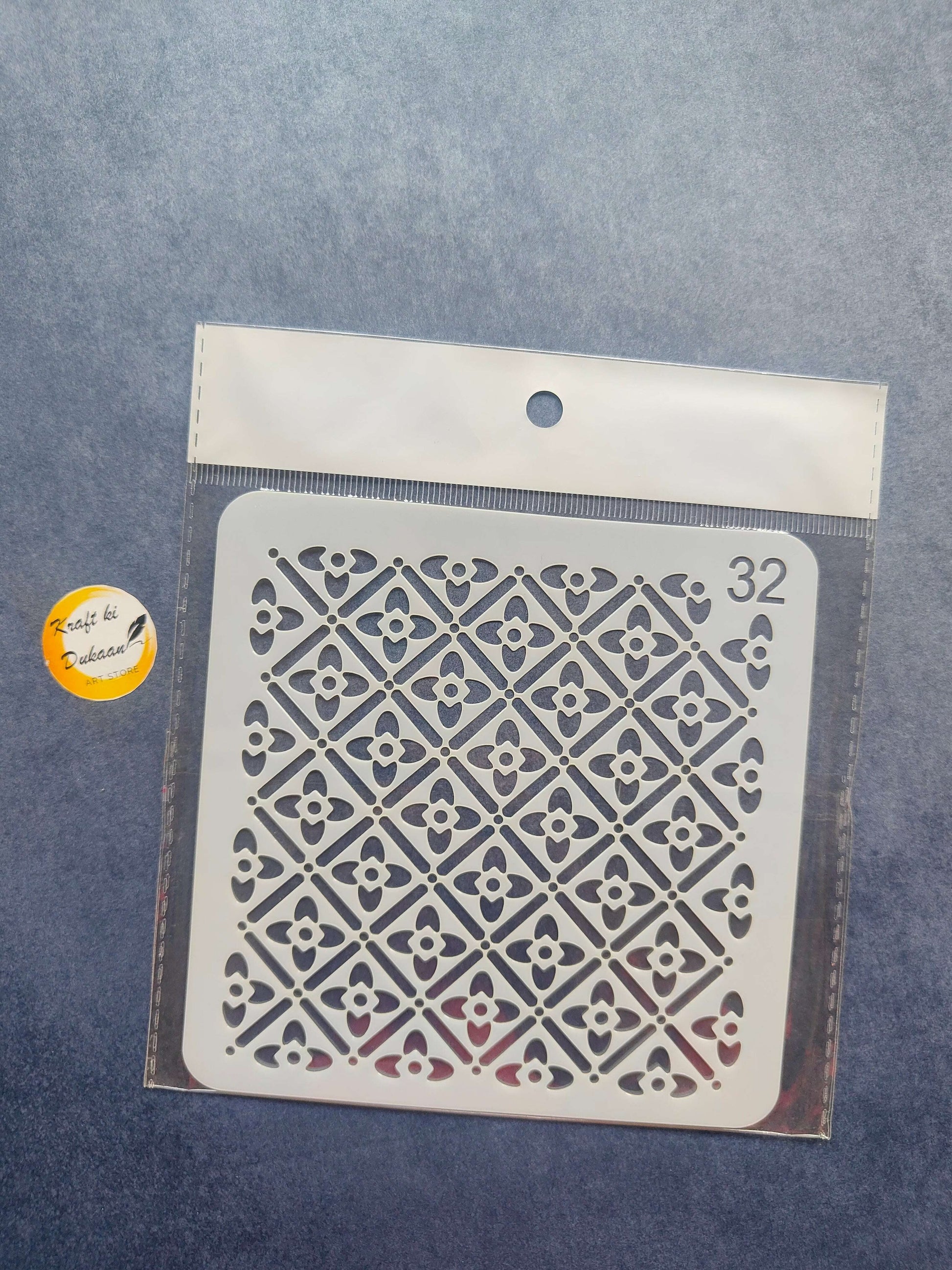 Geometric heart lattice stencil, Design 32