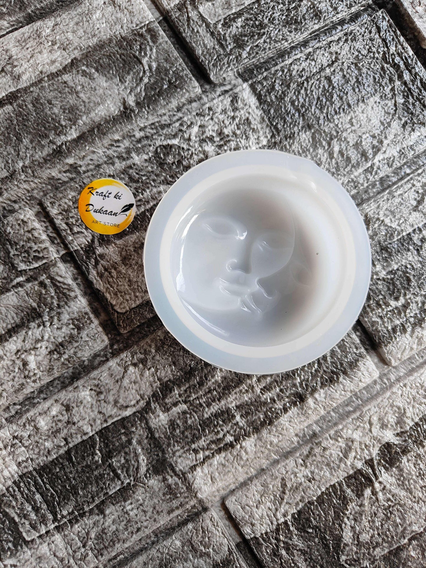 Round candle mould with 3D sun and moon relief, white