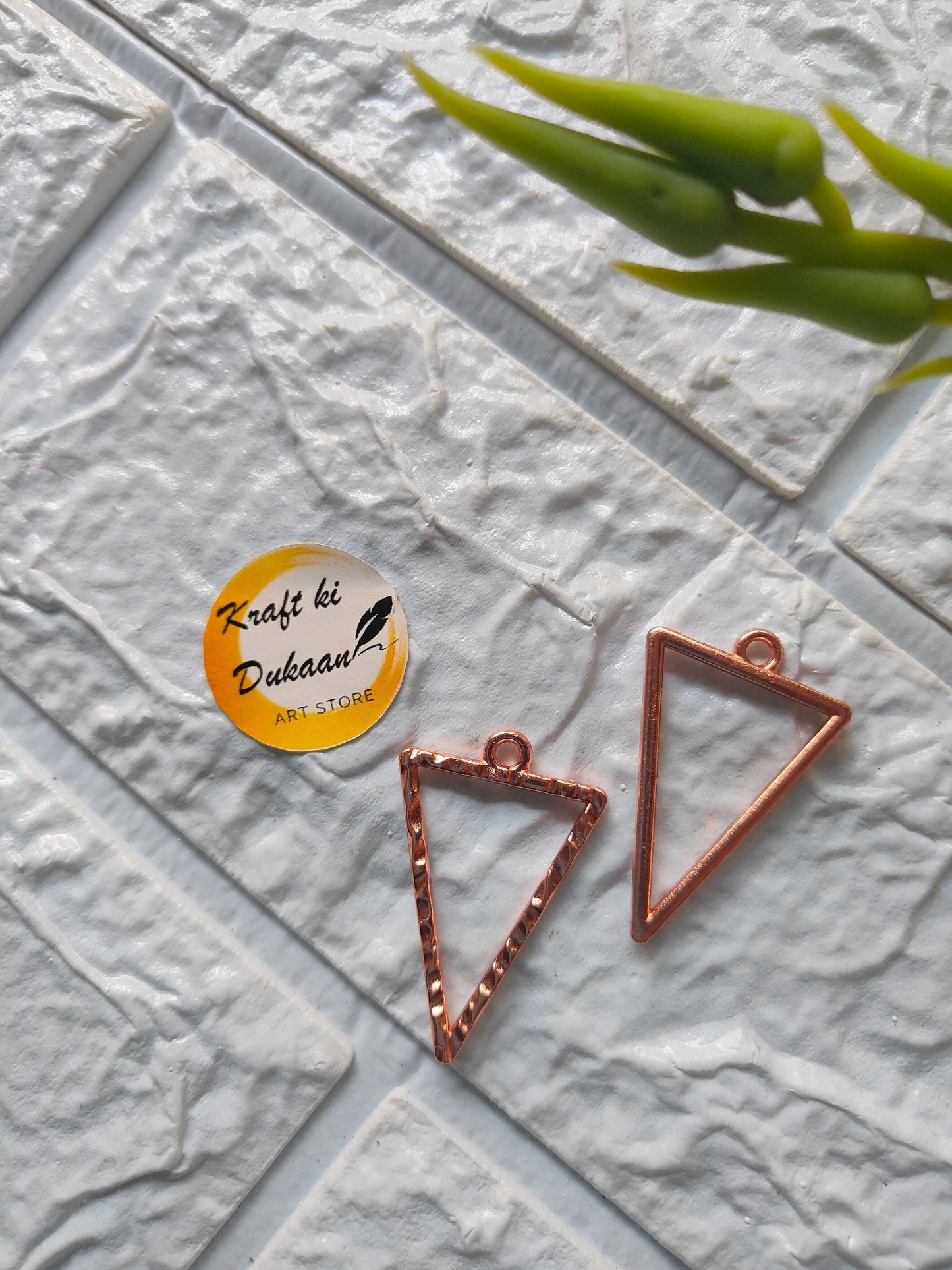 triangle-bezel-pendant-set-rose-gold-open-shape