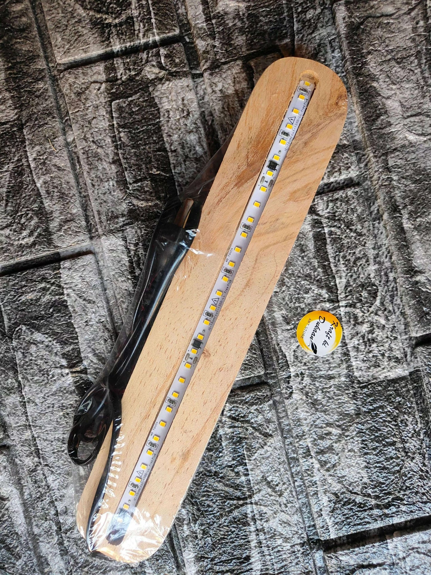 wooden-led-display-stand-long-shape-with-cable