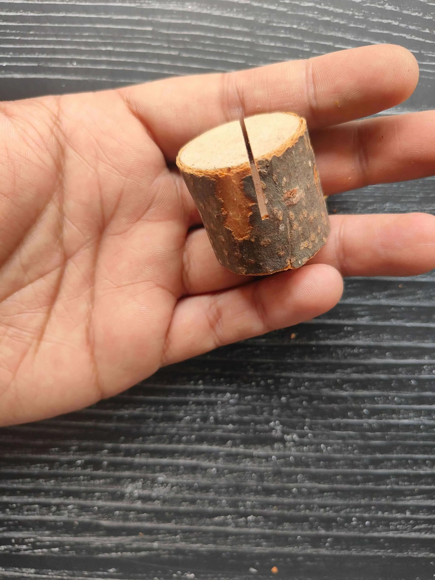 wooden-slice-card-holder-pack-dark-wood-slice